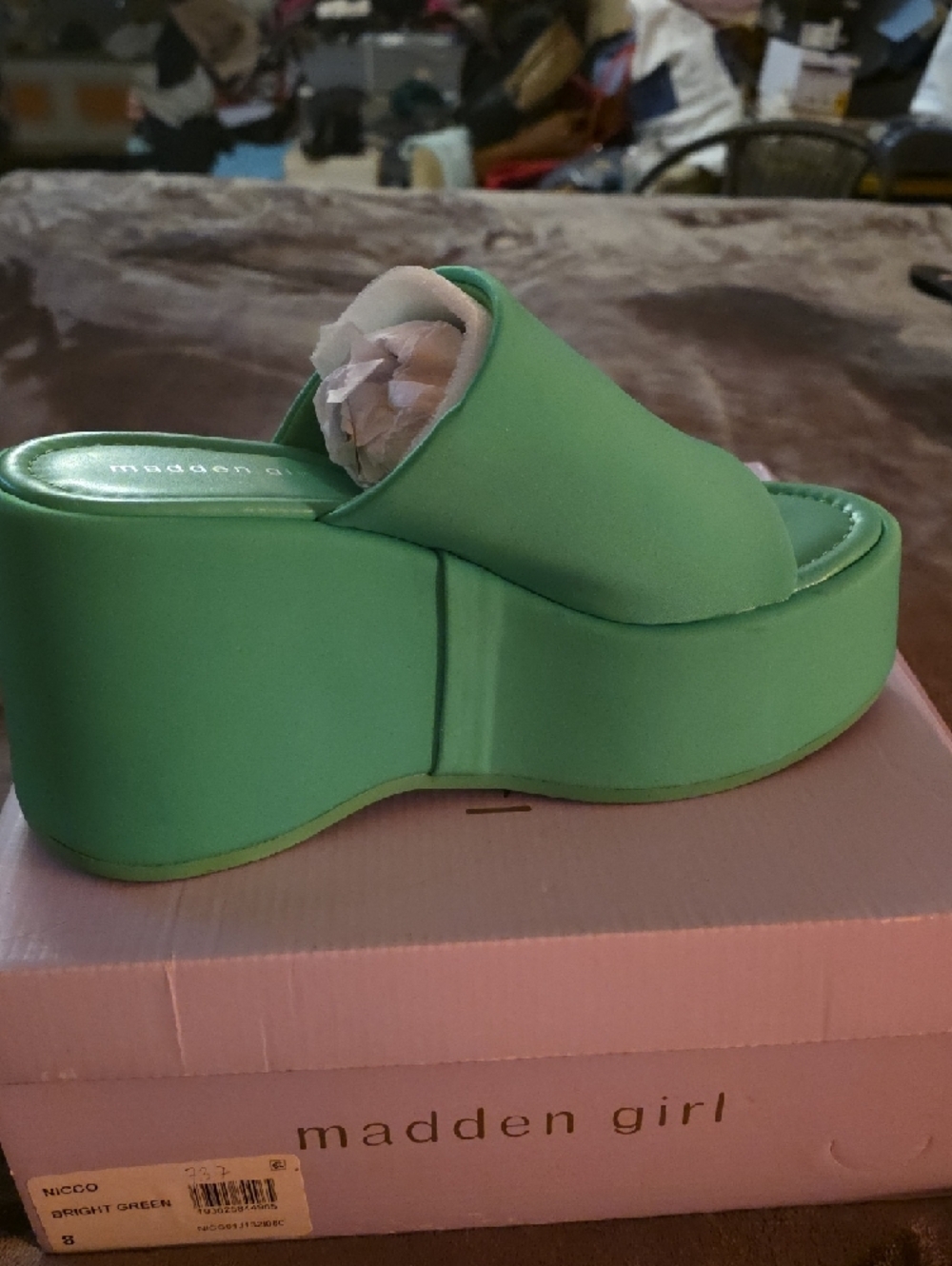 Madden Girl Bright Green Platform Slide - Picture 2 of 6